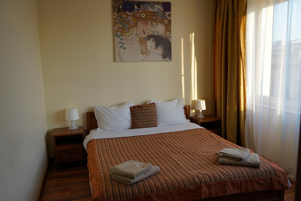 Agentia H Accommodation Bukarest Kültér fotó